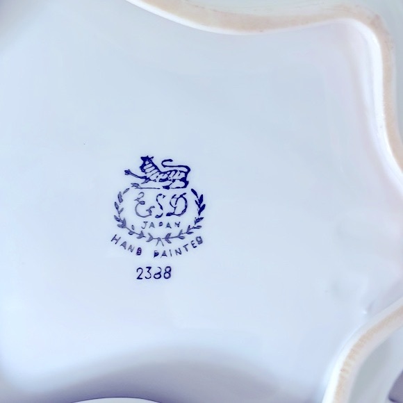 Porcelain Vintage Vanity Trinket Dish Made by ESD Japan Hand Painted Roses EUC - Picture 9 of 11